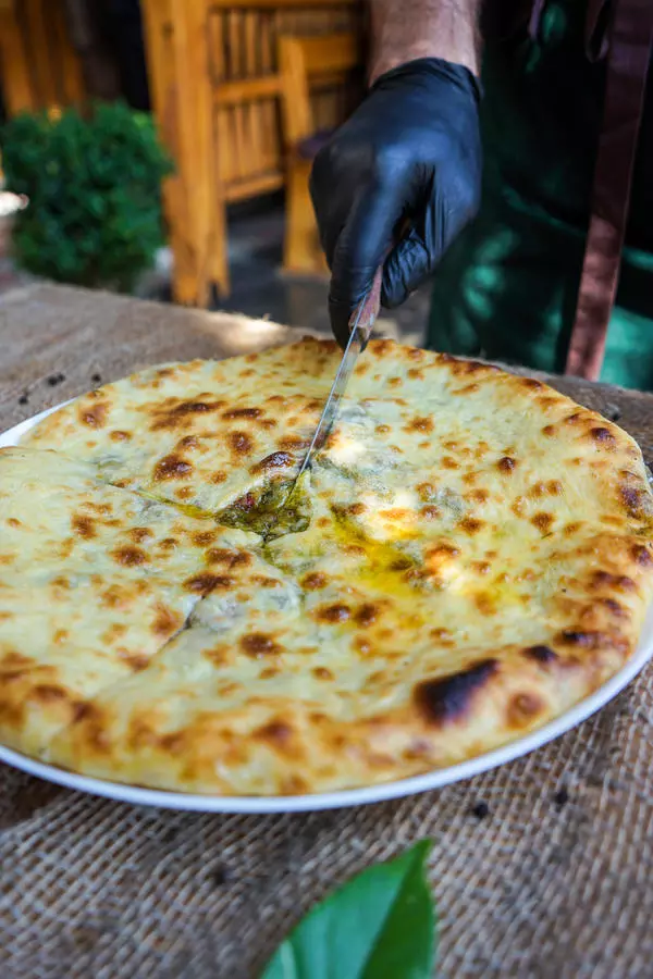 Пирог с листьями свеклы