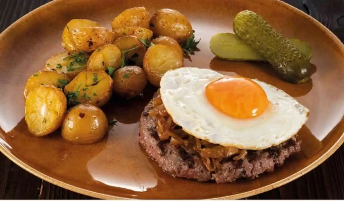 БИФШТЕКС ПО-ГАМБУРГСКИ