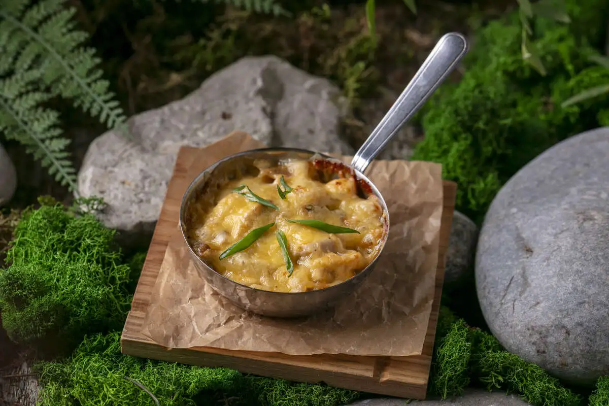 Жульен с курицей и грибами (120 гр)