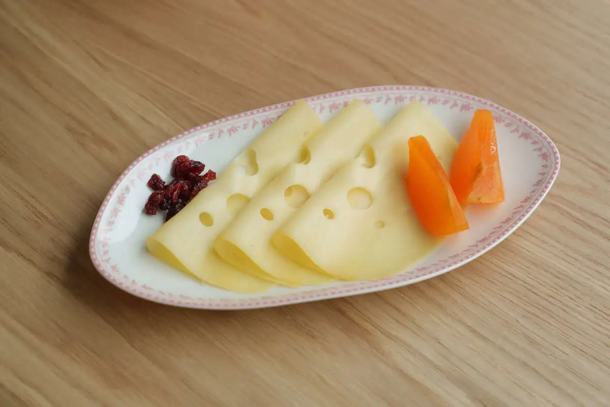 Сыр маасдам
