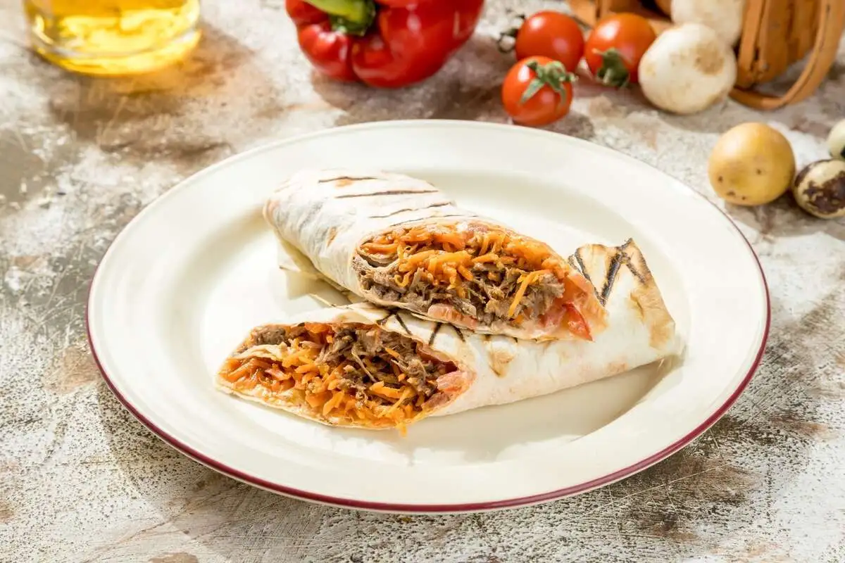 Шаурма с рваной говядиной
