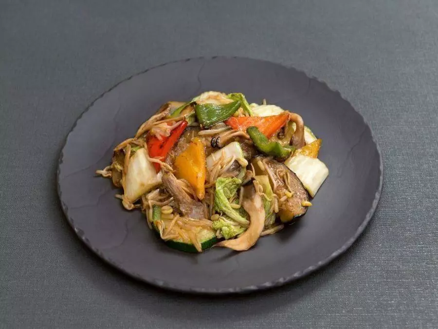 Овощи жареные с устричным соусом