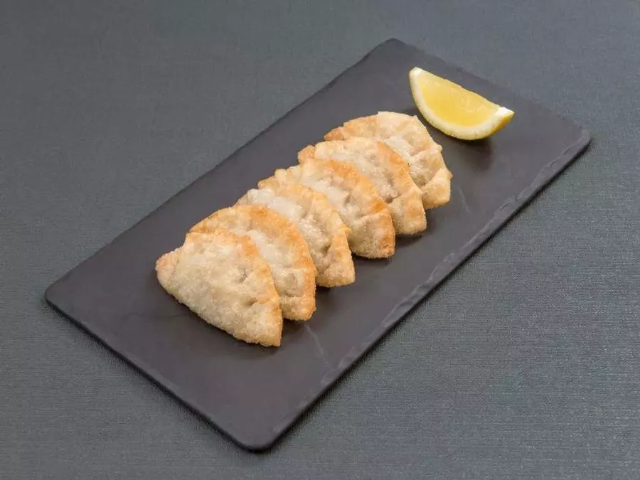 Гёдза с креветкой жареные