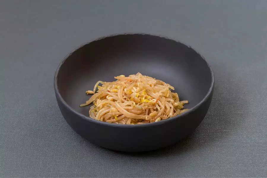 Маринованные ростки сои