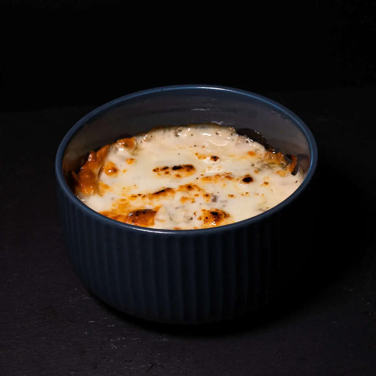 Жюльен с курицей и грибами