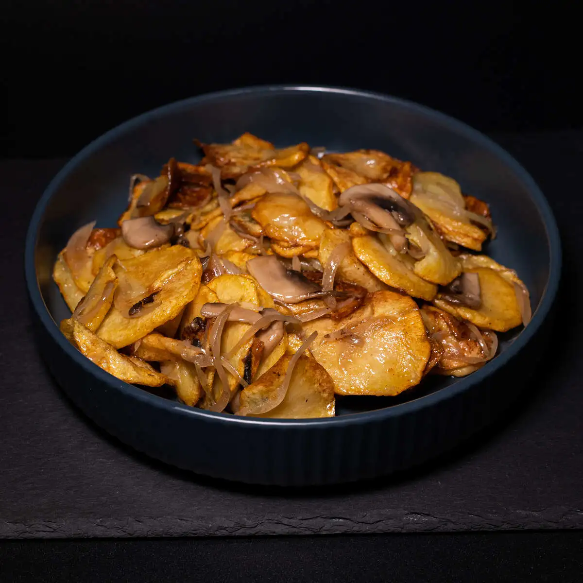 Картофель жареный с грибами
