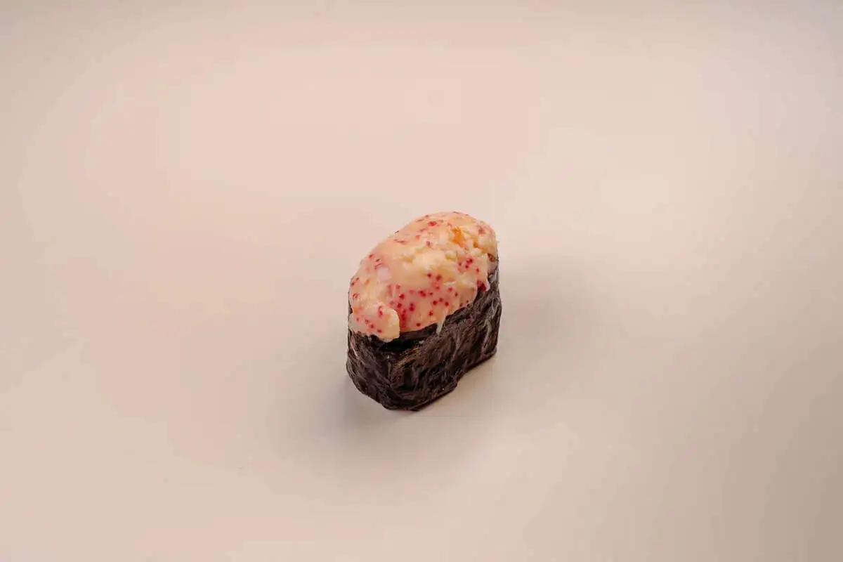 Нигири запеченный с крабом