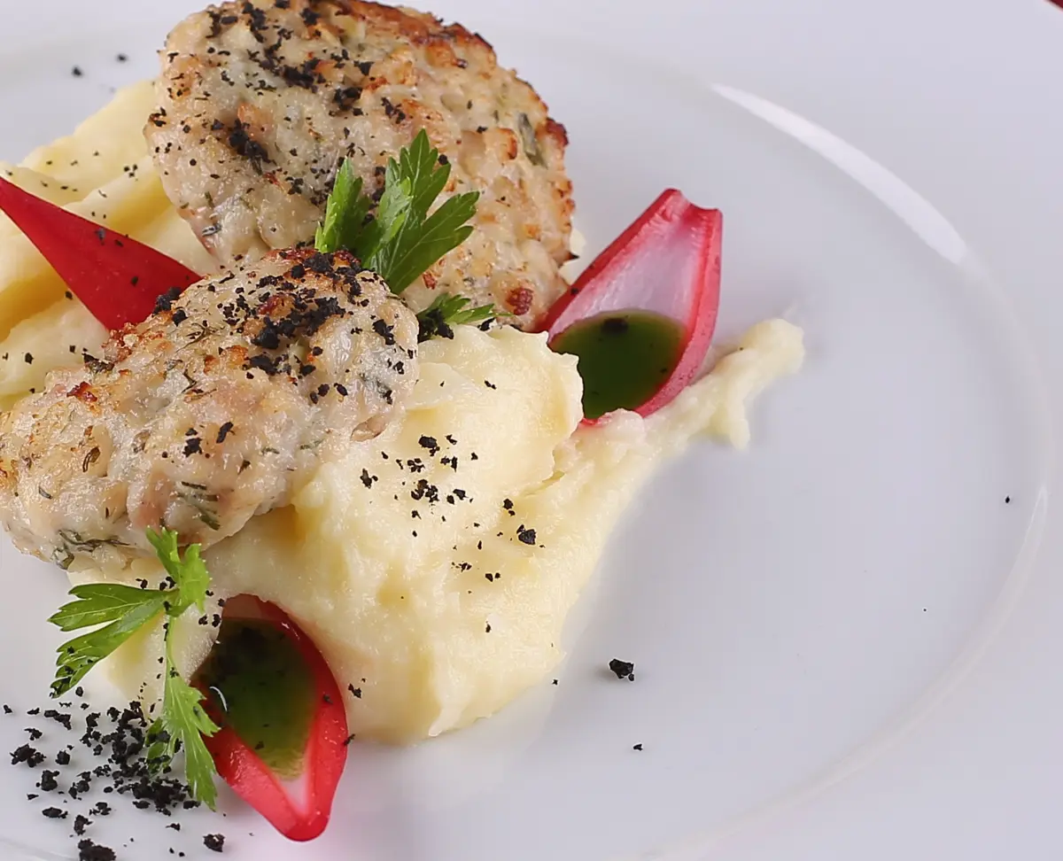  Котлетки из щуки с картофельным  муссом