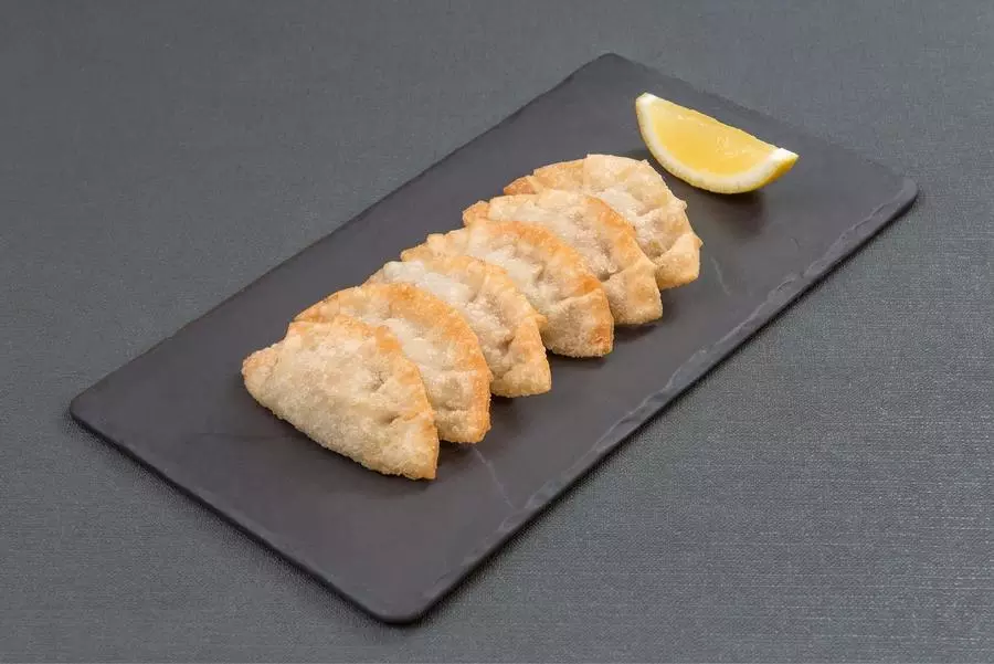 Гедза с креветками жареные