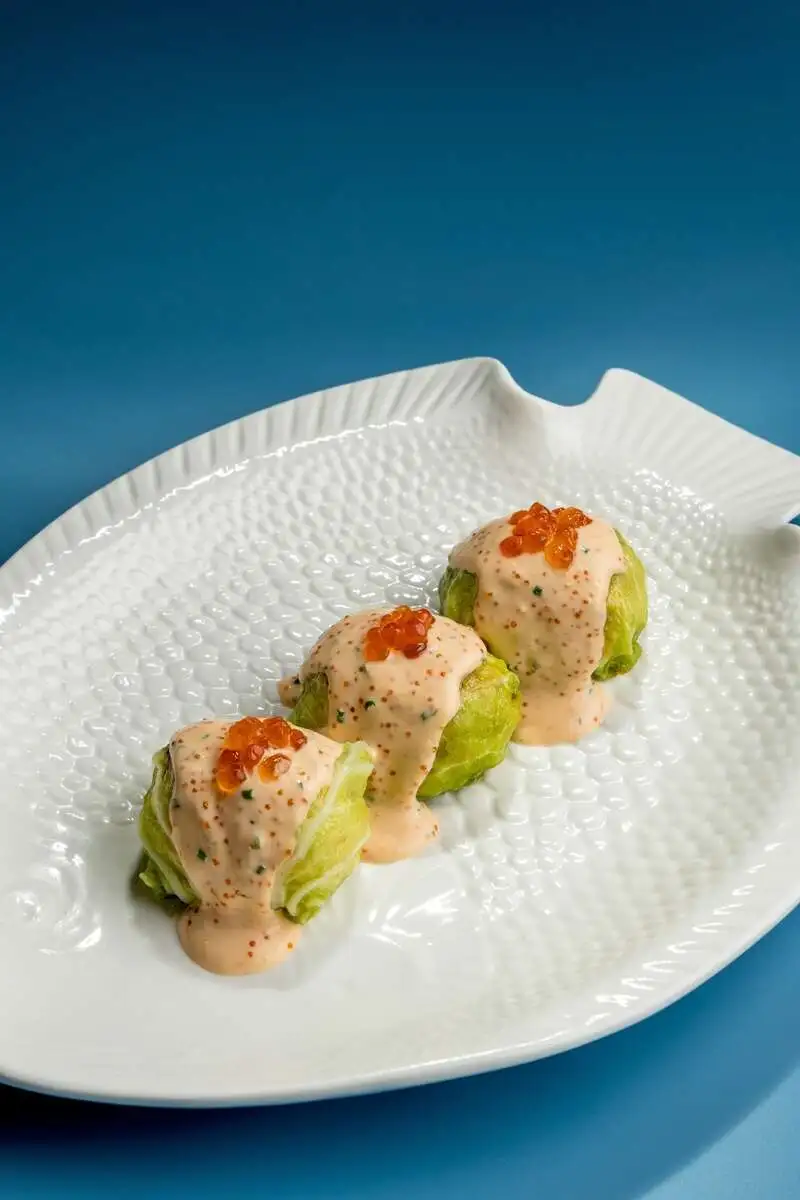 Курильские голубцы семга/треска в соусе Минтайко