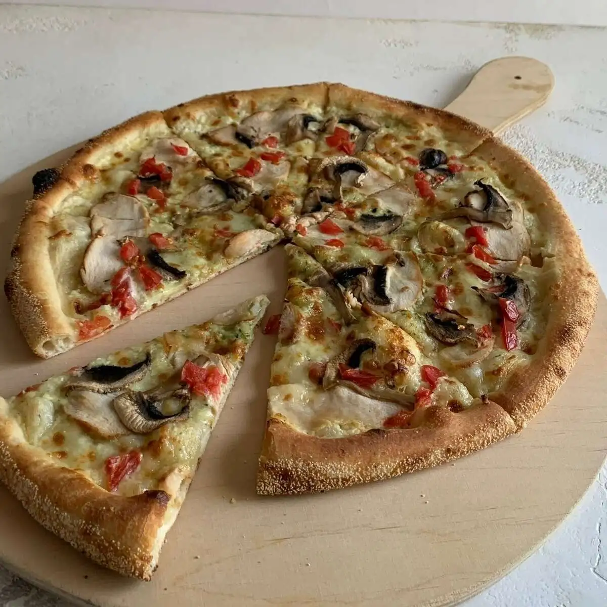 Куриная с грибами пицца