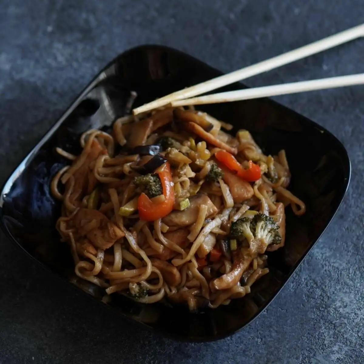 Удон с курицей