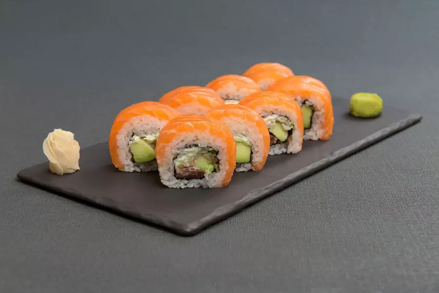 Ролл Сяке бигаку