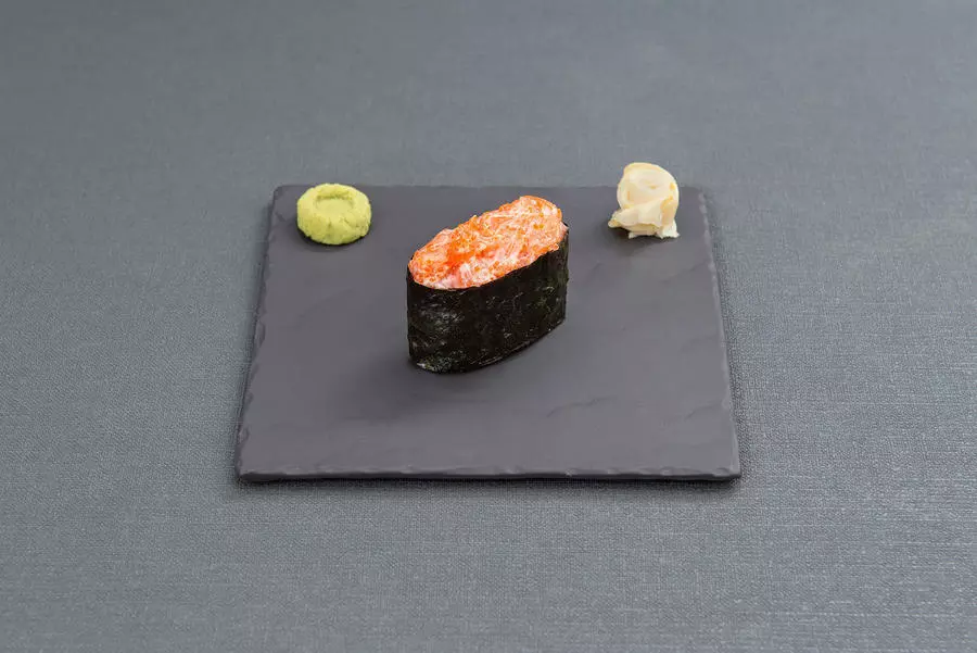 Гунканы с острым соусом