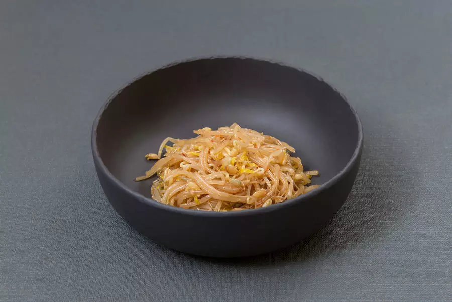 Маринованные ростки сои