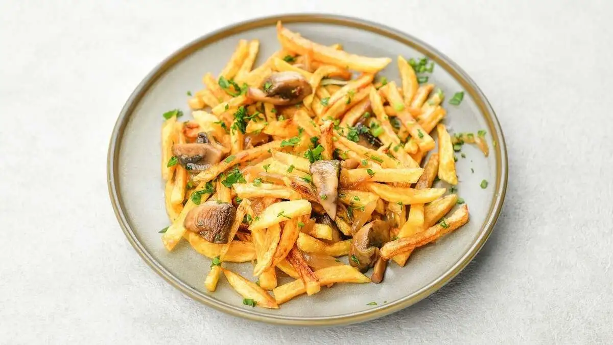 Картофель, жаренный с грибами 150гр
