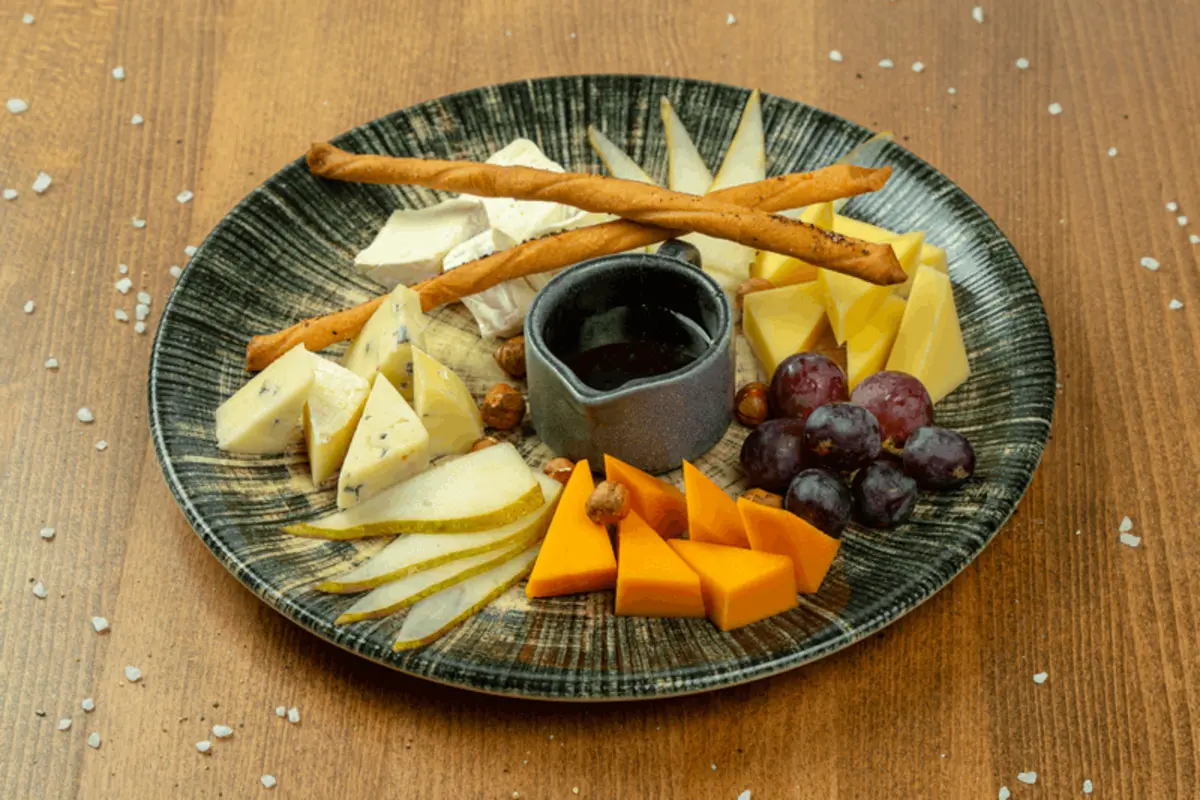  Ассорти европейских сыров 