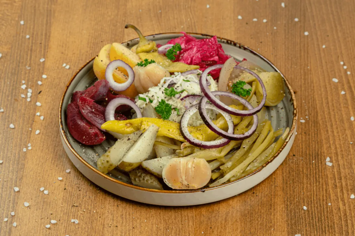  Соленья ассорти 