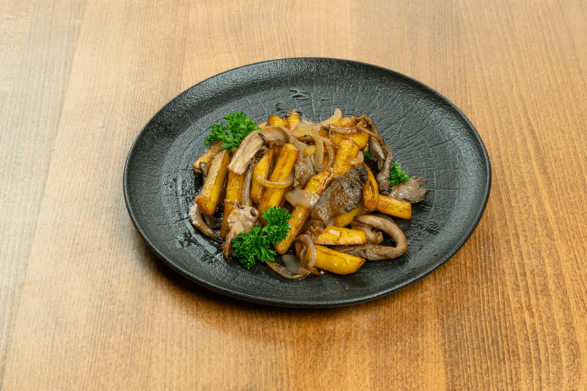   Картофель по-домашнему с грибами 