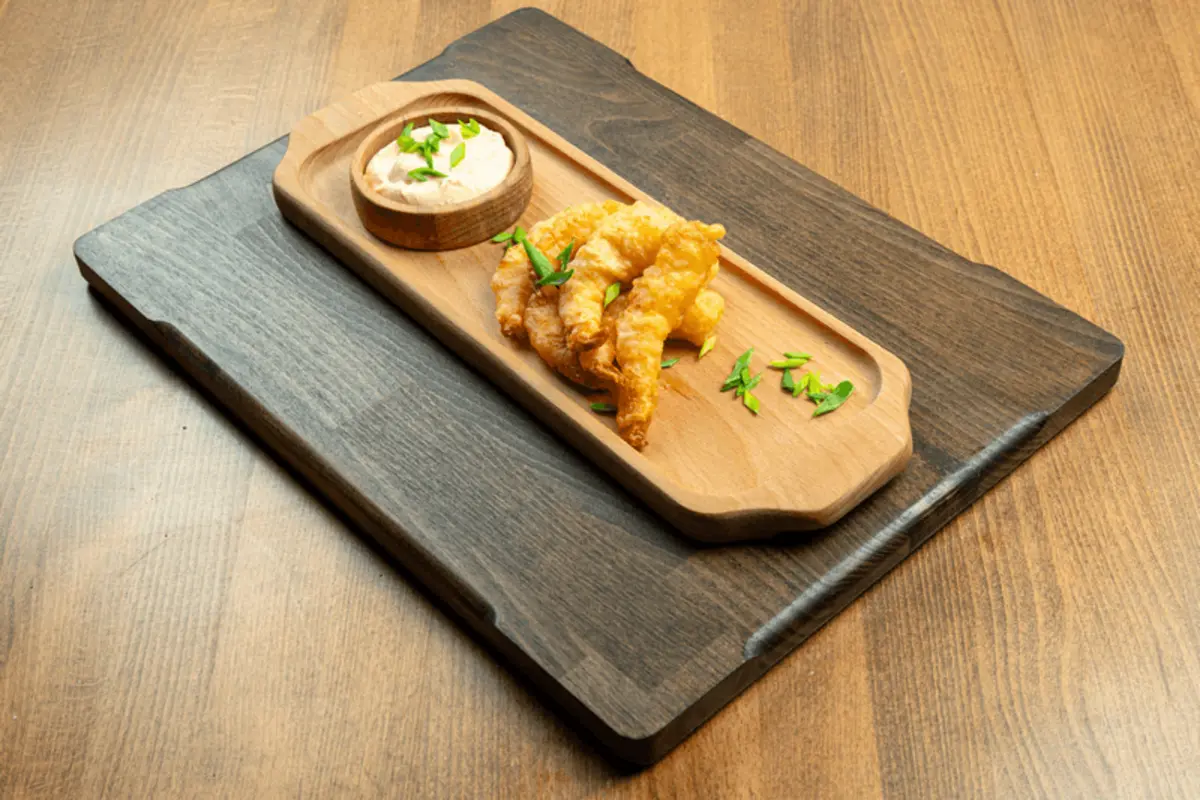  Тигровые креветки темпура со спайси-соусом 