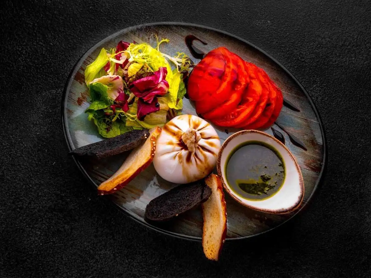 Капрезе с бурратой