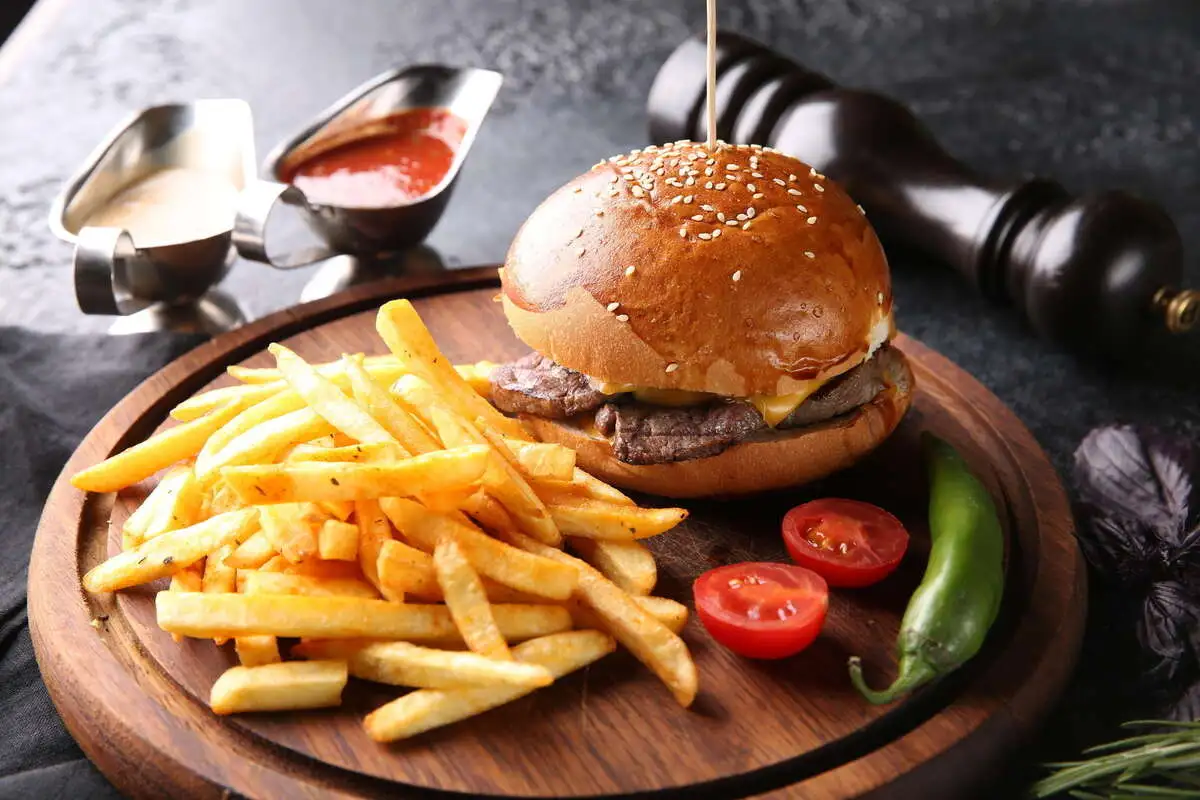 Лукум-бургер