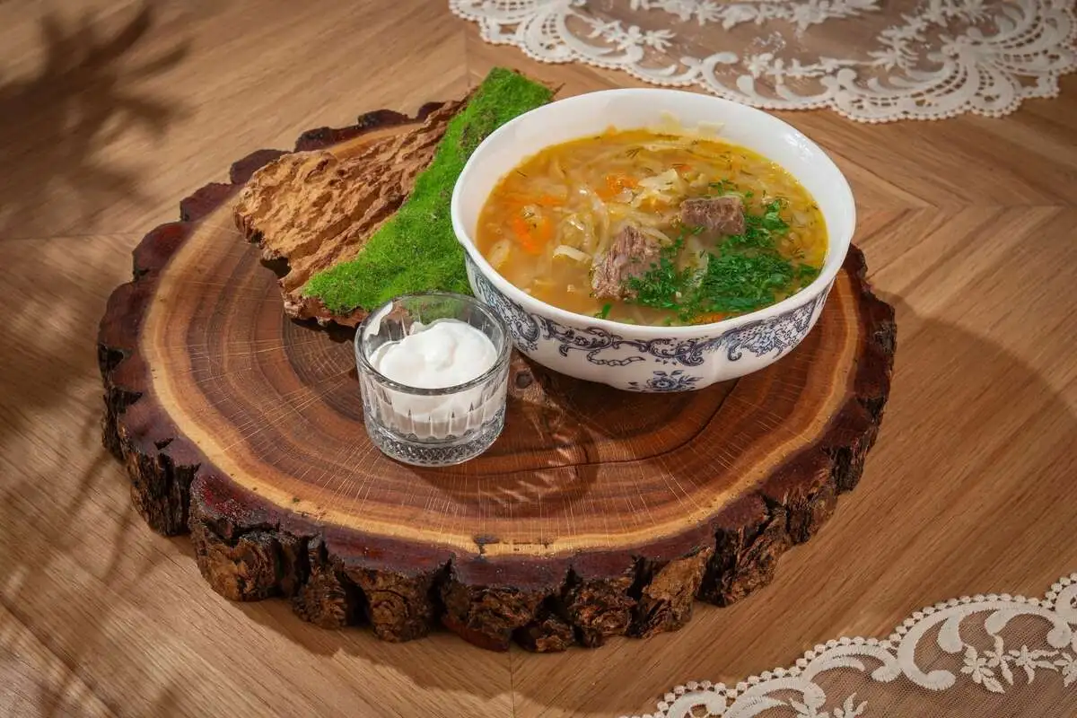 Щи суточные из говядины с квашеной капустой