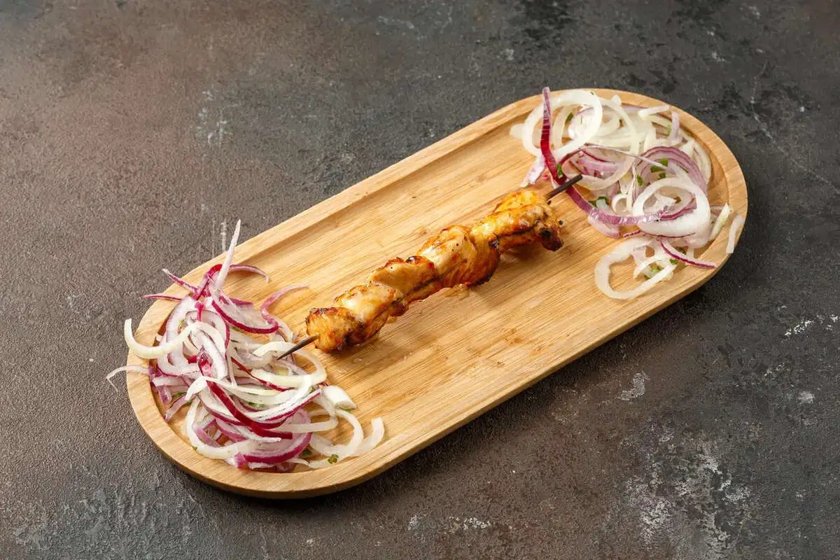 *Шашлык куриный на шпажке