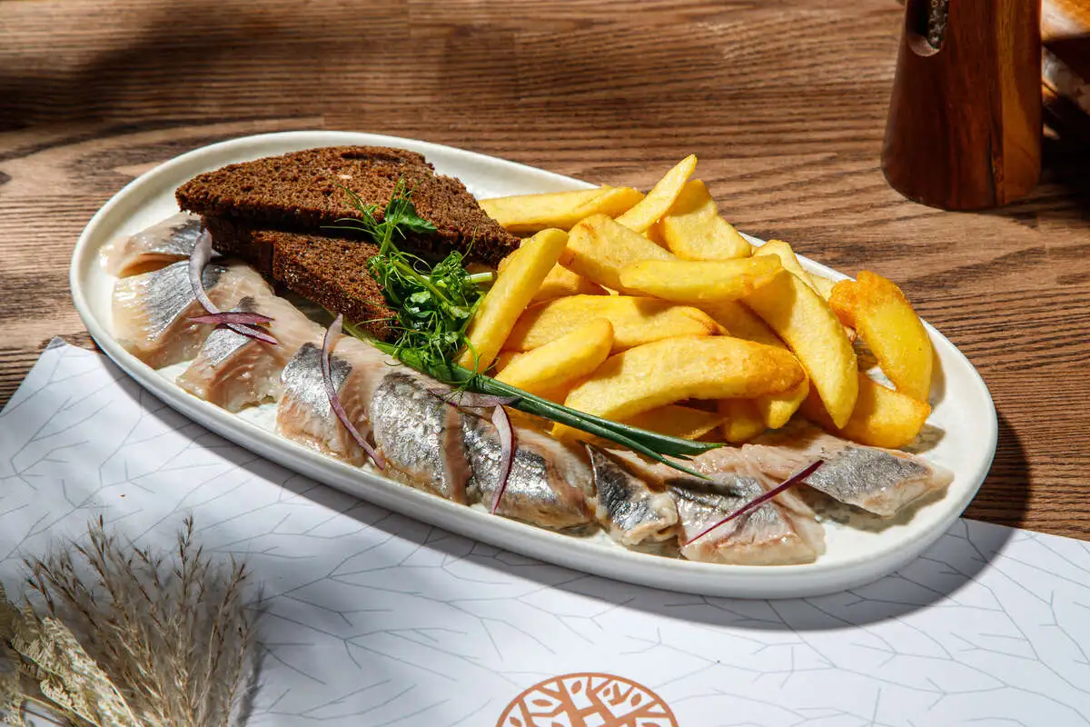 Олюторская сельдь с запеченным картофелем