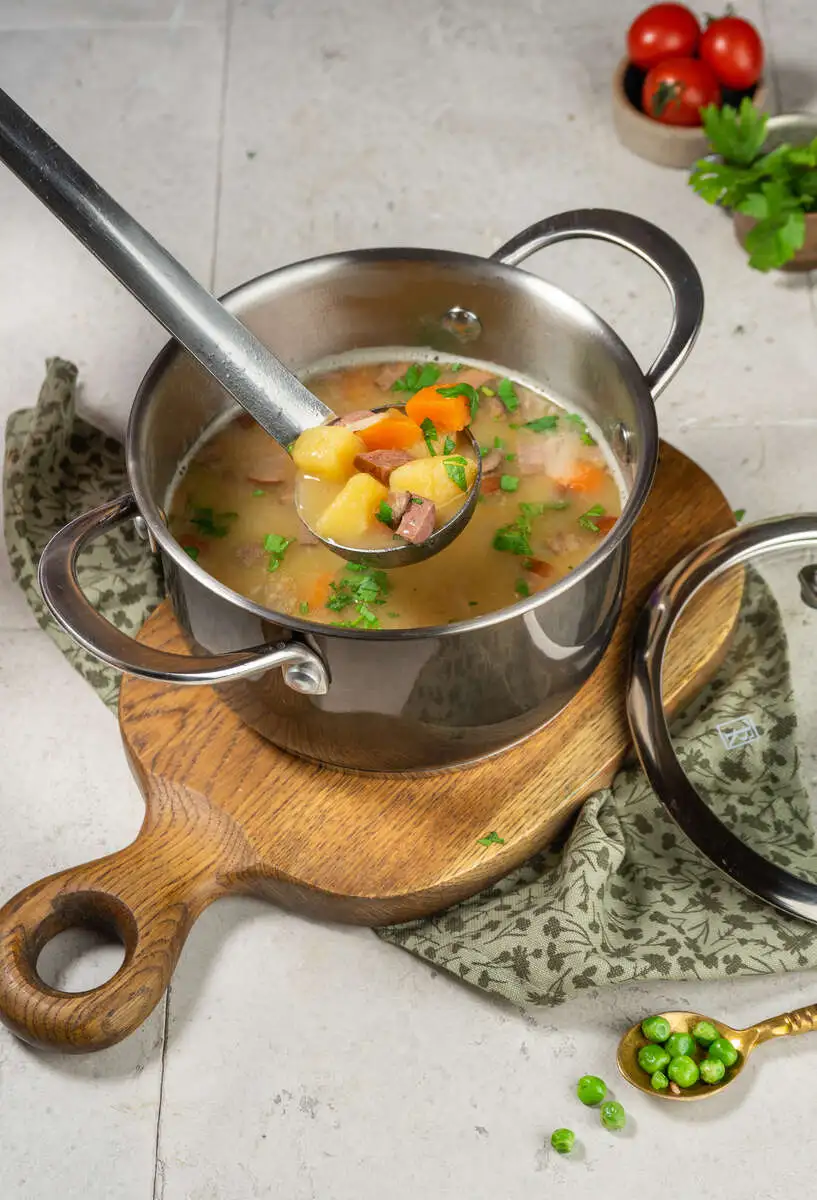 Рассольник с курицей и сметаной 