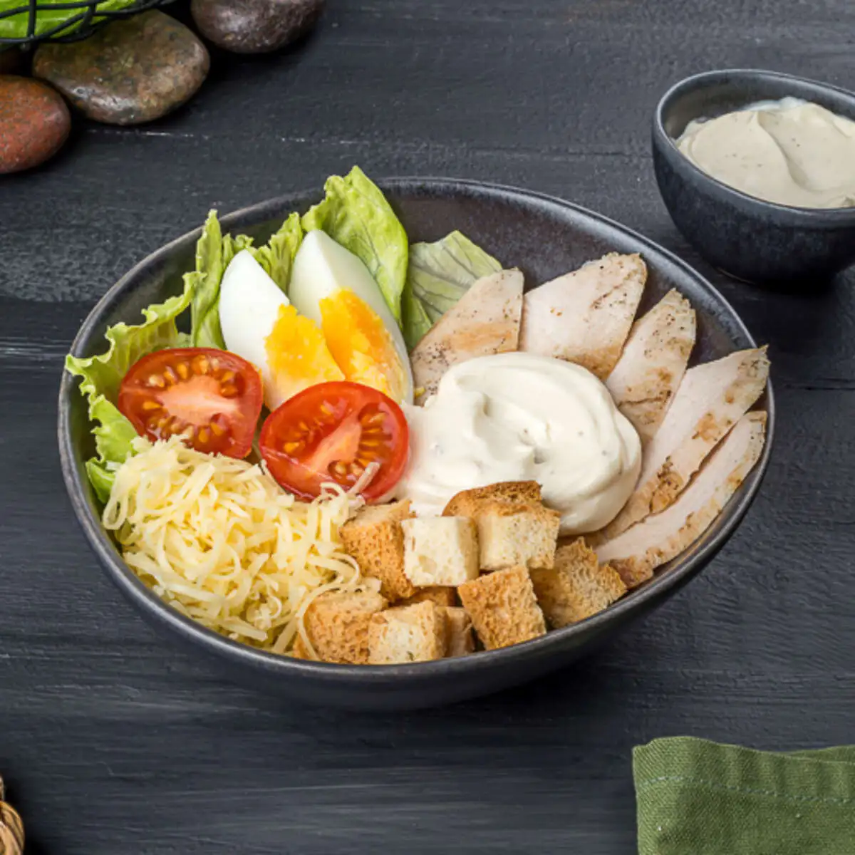 Салат Цезарь с курицей