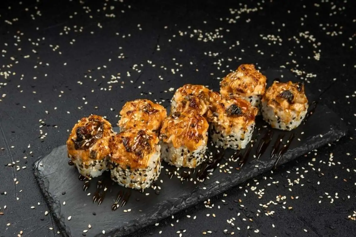 Ролл Хот с угрем