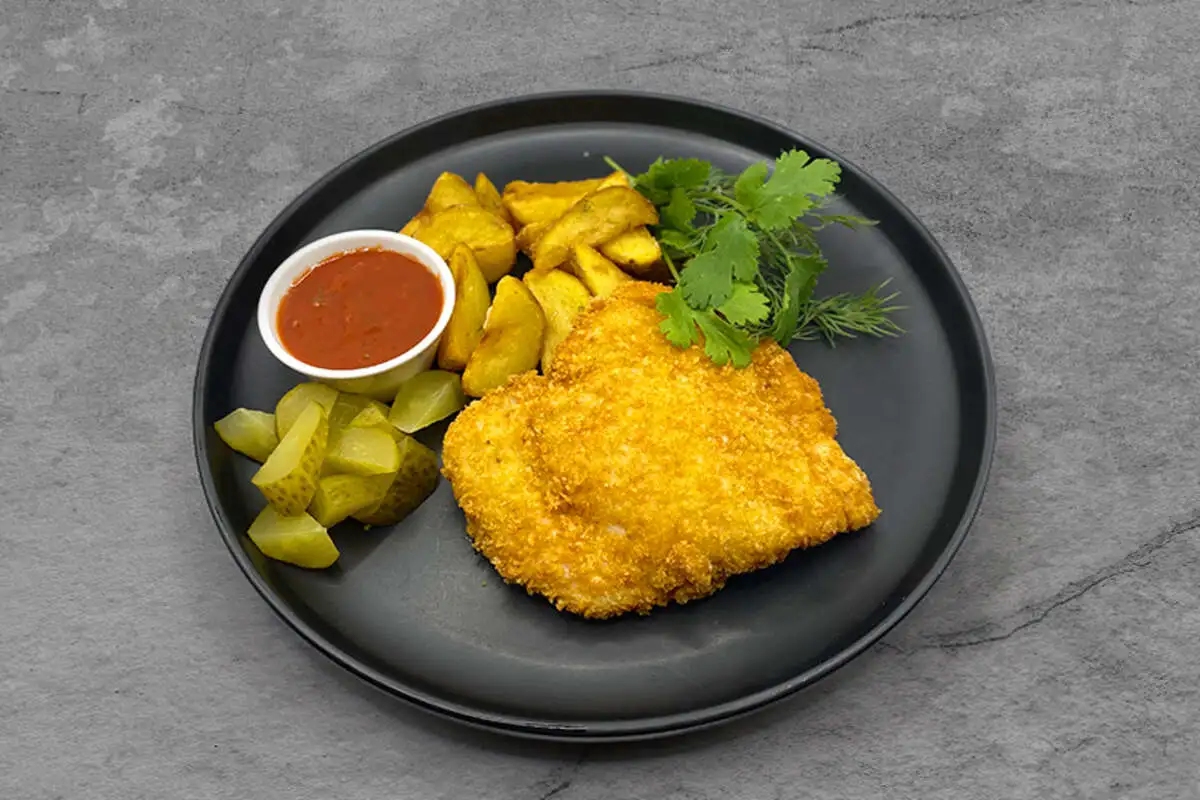 Куриный шницель с картофелем айдахо