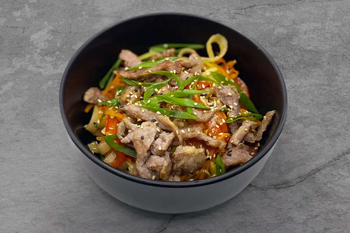 Удон со свининой