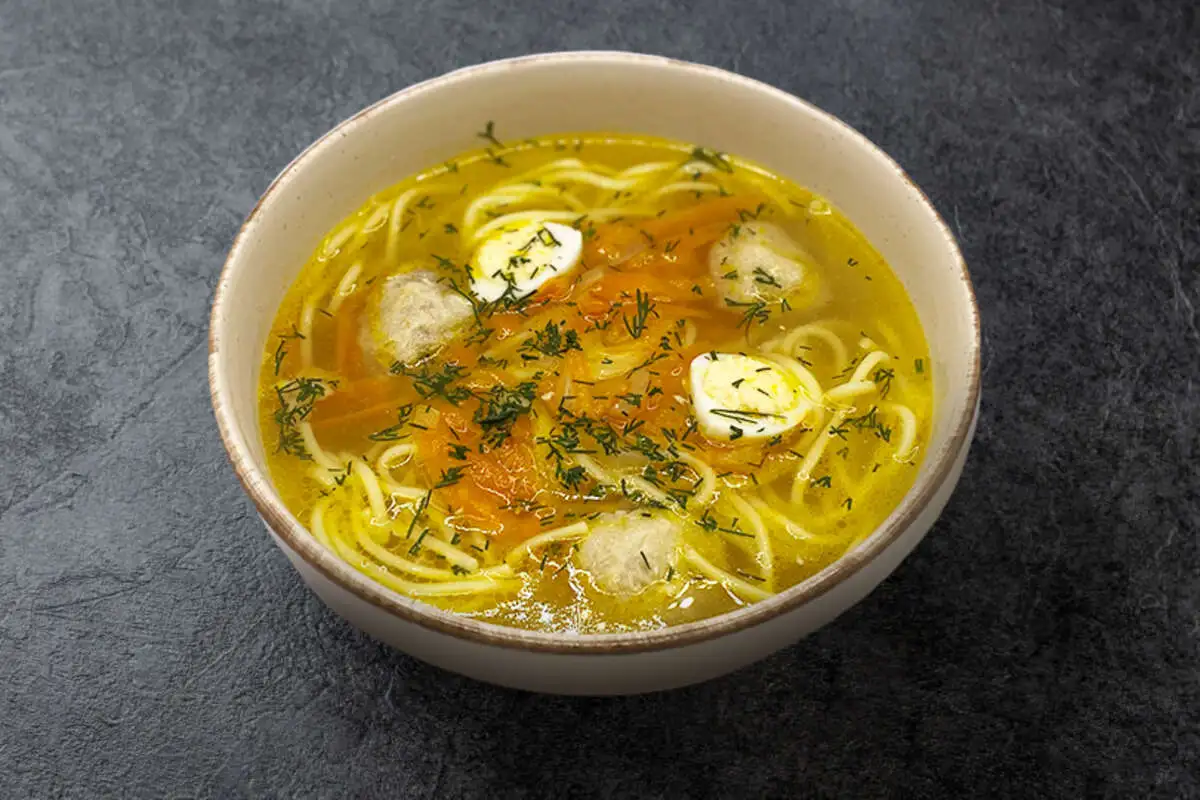 Куриный суп с курицей