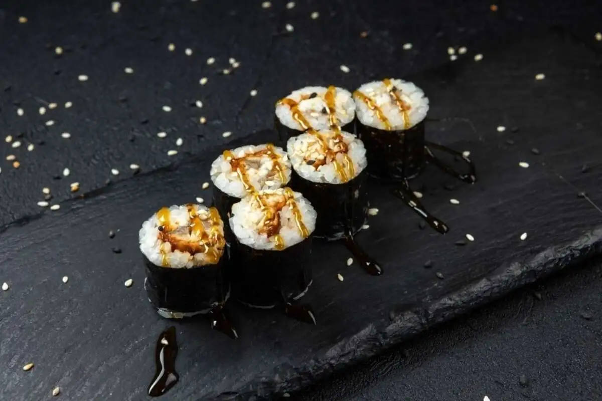 Ролл Унаги маки