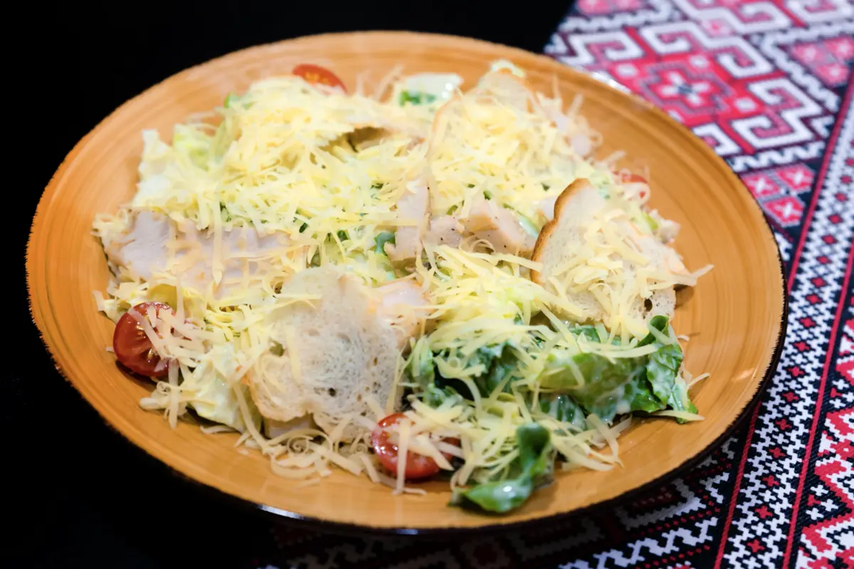 Цезарь с курицей