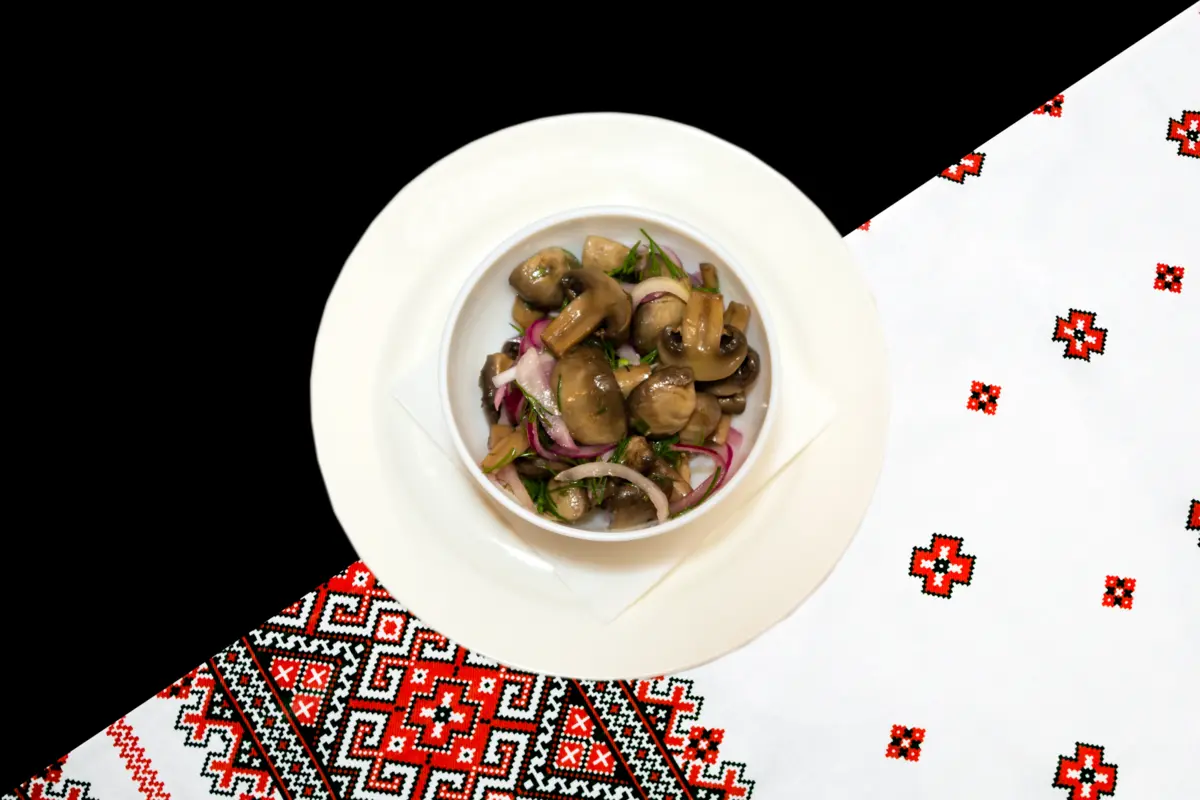 Шампиньоны маринованные