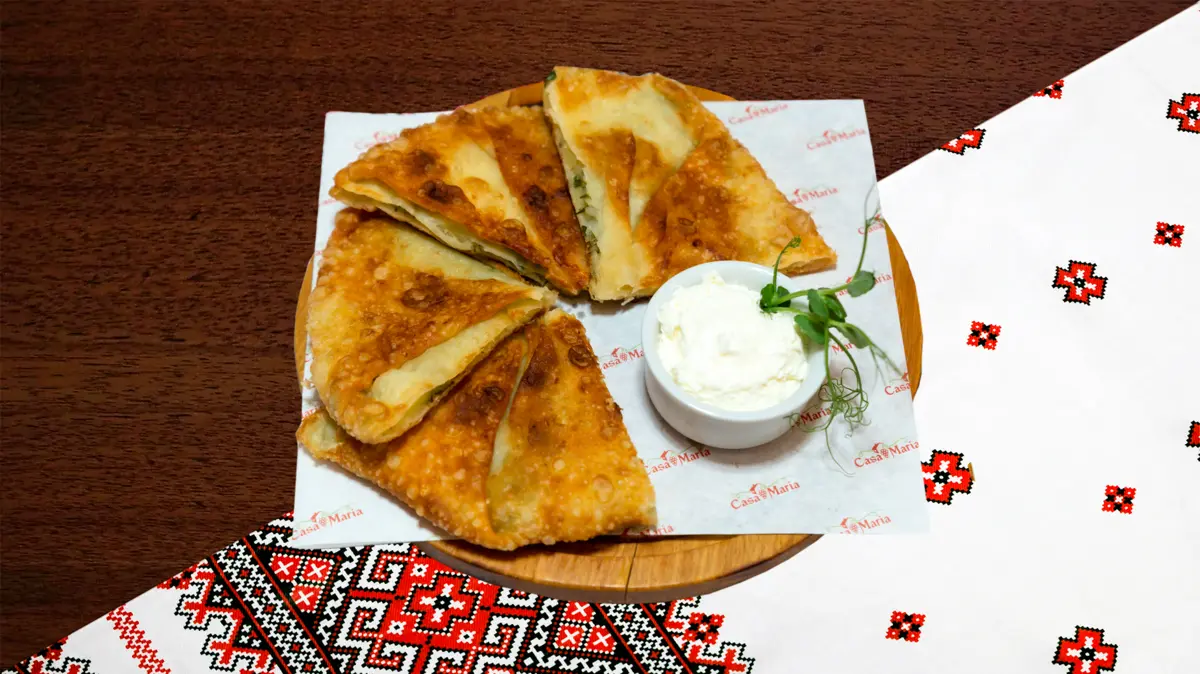 Плацинда с картофелем и зеленью