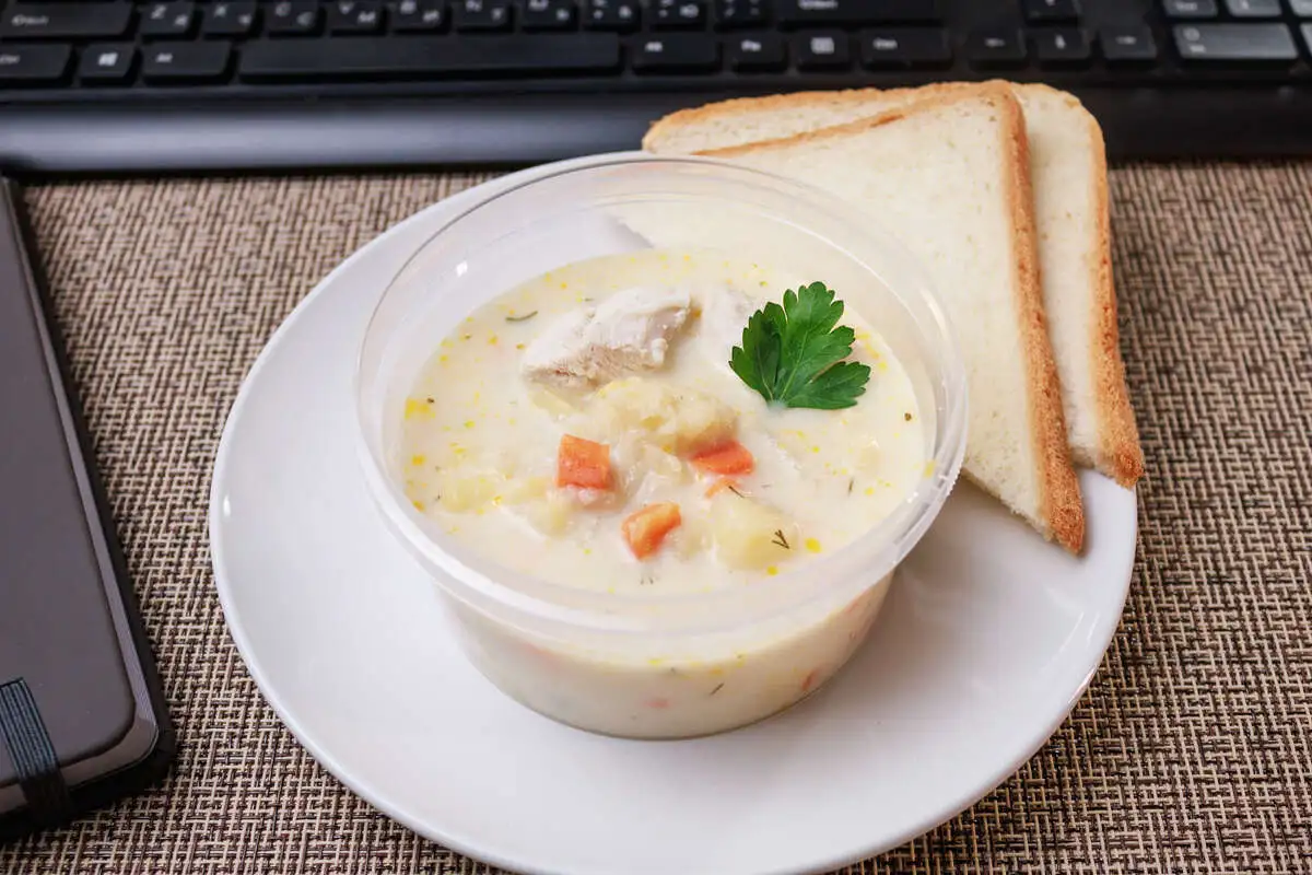 Сливочный суп с курицей