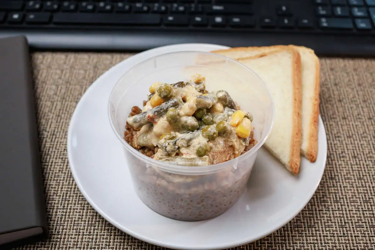 Курица в соусе с овощами