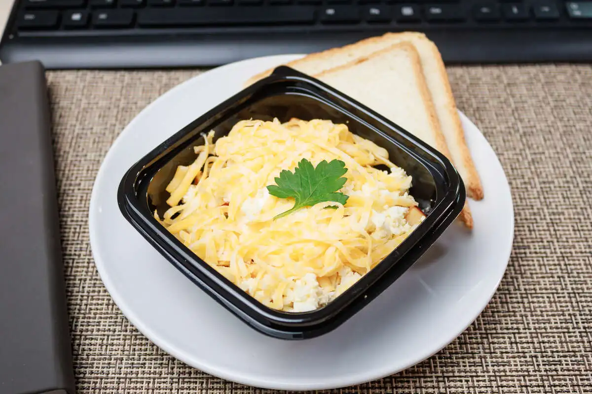 С яблоком и курицей