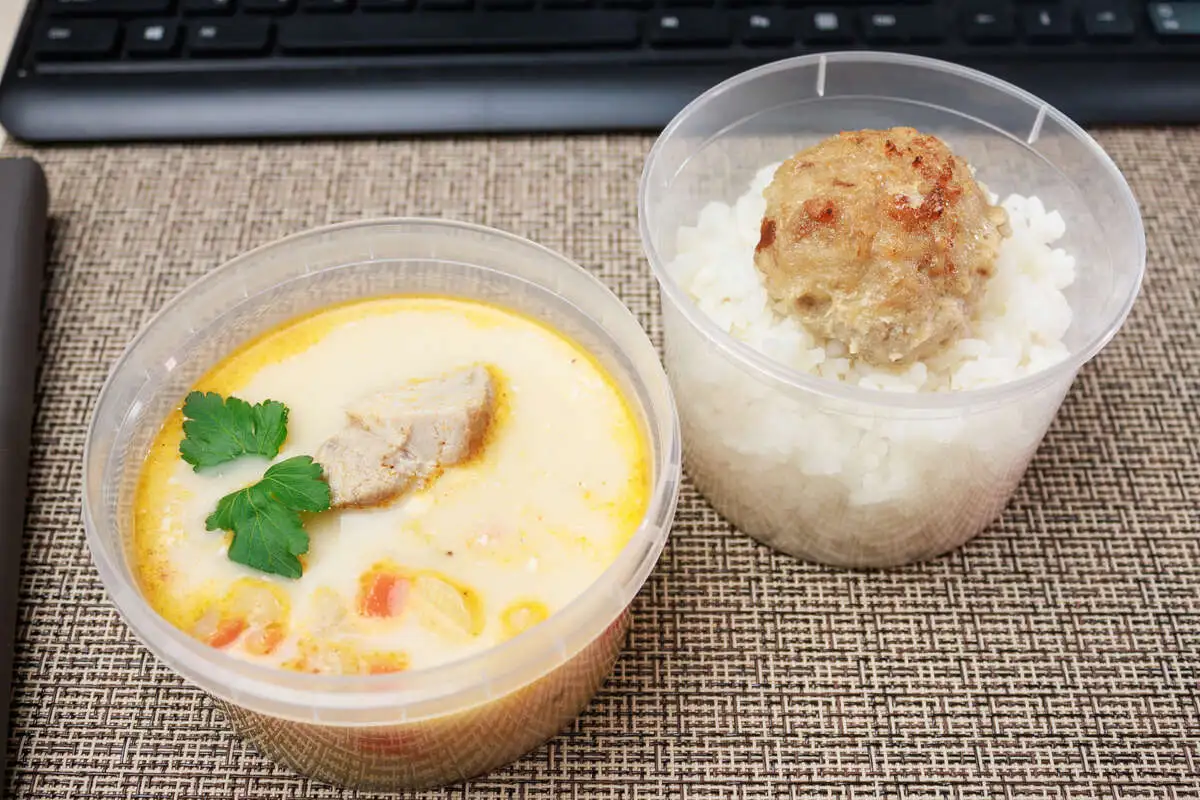 2 Мясной: Суп со свининой и паприкой, Котлета домашняя с рисом