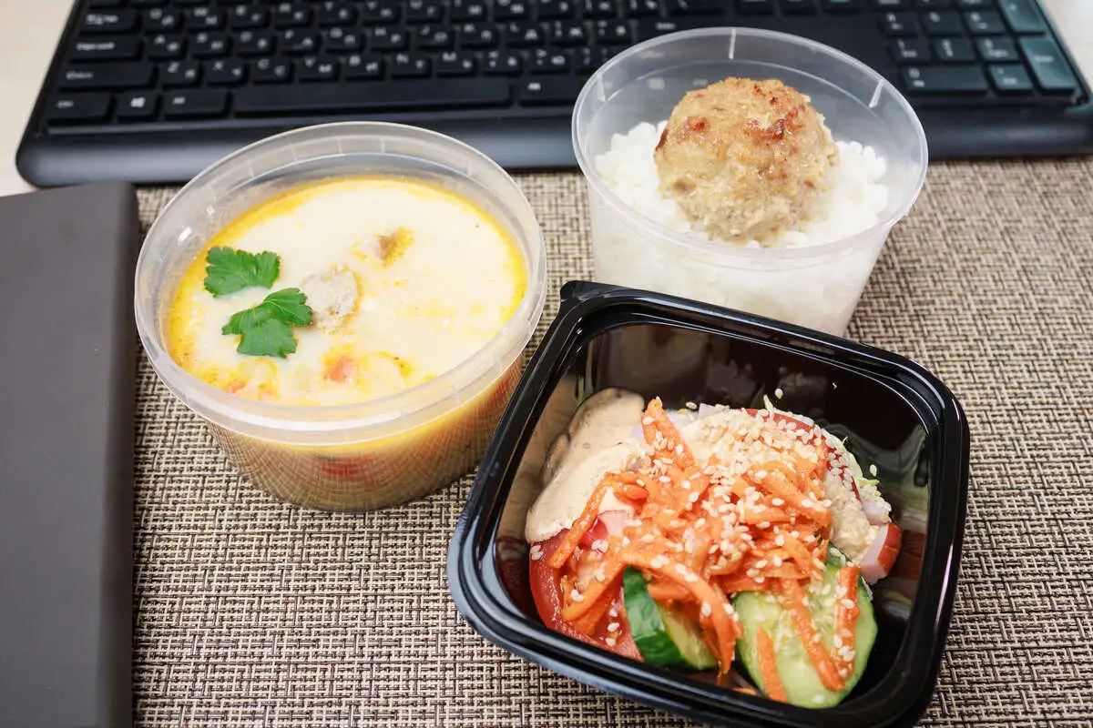 3 Мясной: Огонек, Суп со свининой и паприкой, Котлета домашняя с рисом