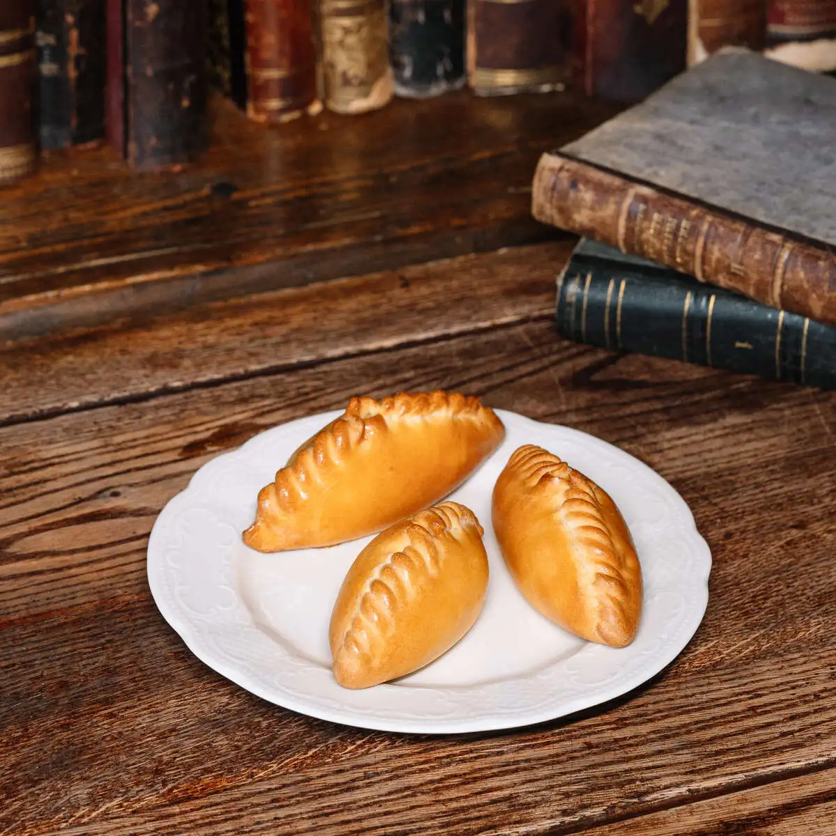 Пирожок с яблоками