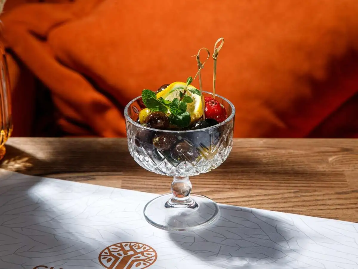 Битые маслины и оливки в фирменом маринаде