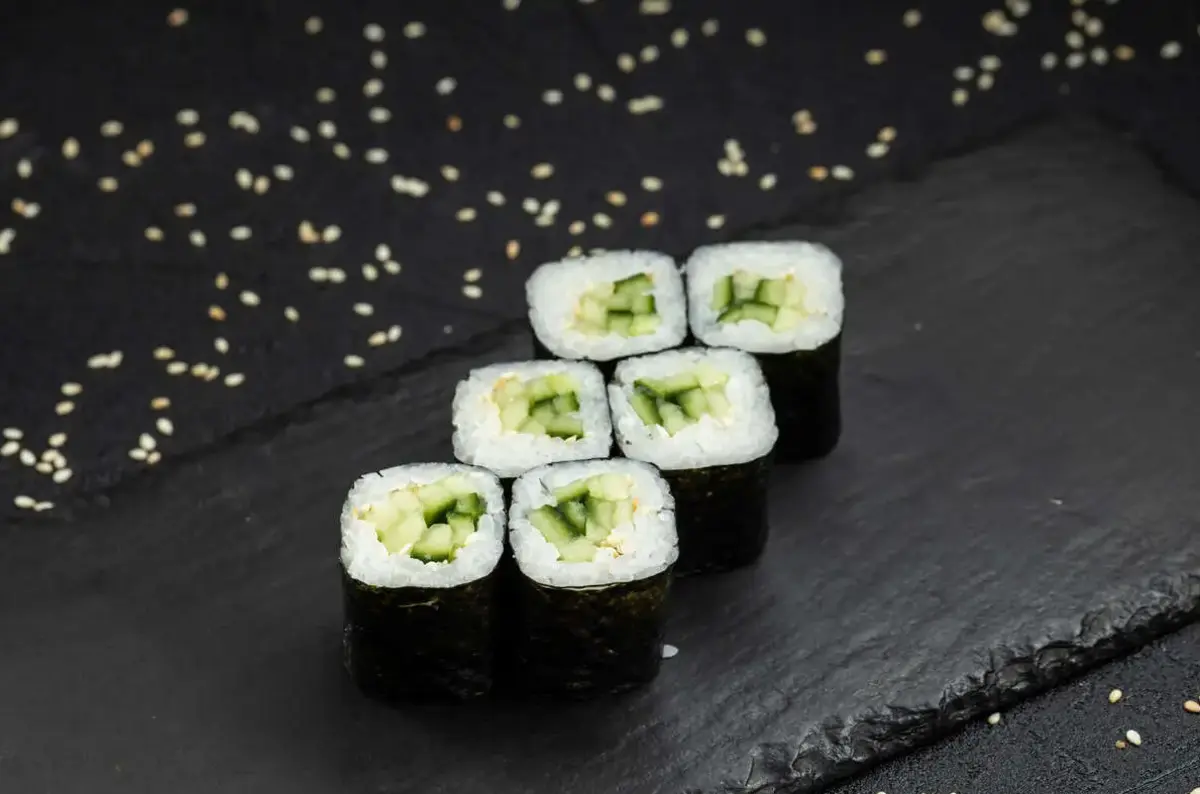 Хосомаки с огурцом