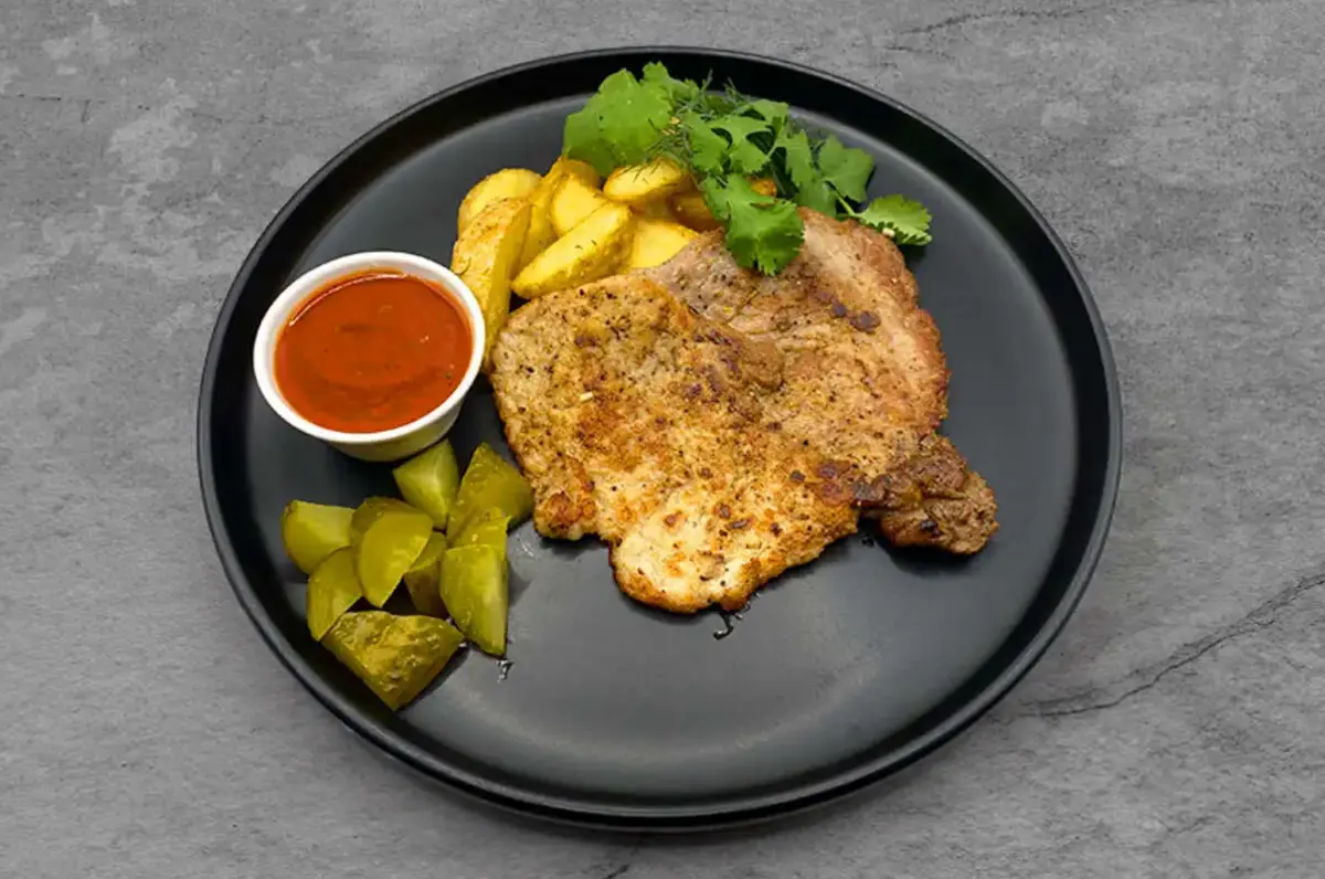 Стейк из свиной шеи с картофелем айдахо NEW