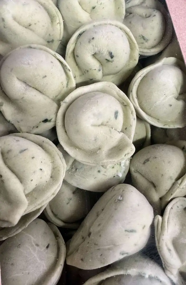 Пельмени с брынзой и шпинатом