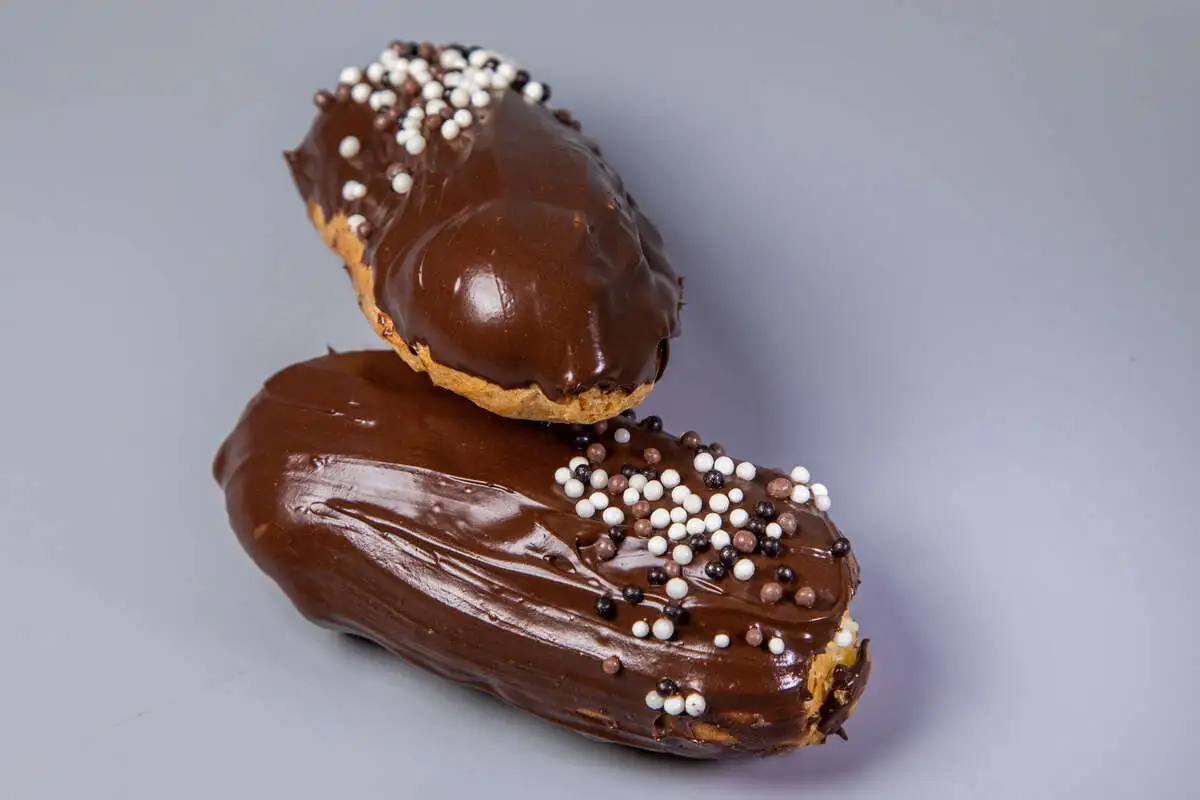 Эклер "Шоколадно-ореховый кранч" 70г